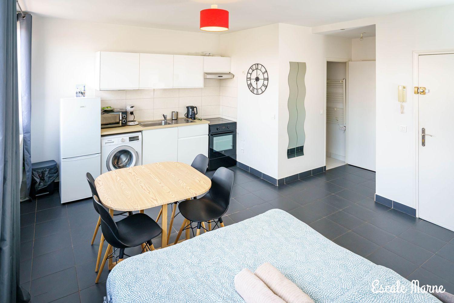 Escale-Marne Fr - 102 - Free Parking - Free Luggage Storage - All Equipped - Linen Included - Washing Machine - 10Mn Walk Metro 8 - Rer A - Panoramic View - From 1 To 4 Guests ميزو الفورْ المظهر الخارجي الصورة